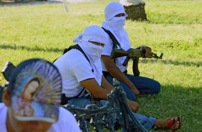 Mexican vigilantes seize town from drug cartel