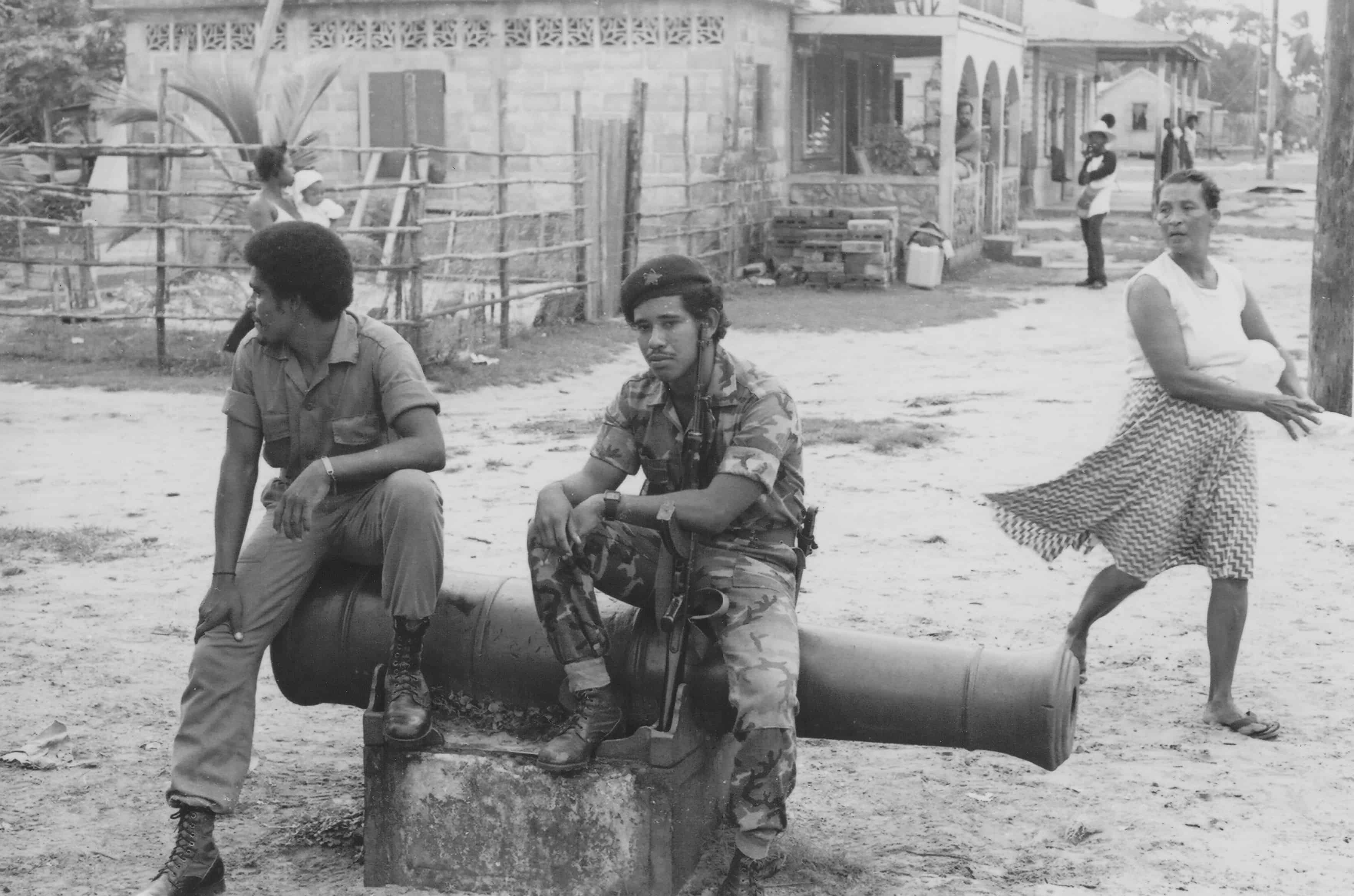 Photos Esquis Ii 5 Presidents Who Came Together To Choose Sandinista Solrs Rest On An Ancient Cannon In Pearl Lagoon Nicaragua Courtesy Of Norman Stockwell