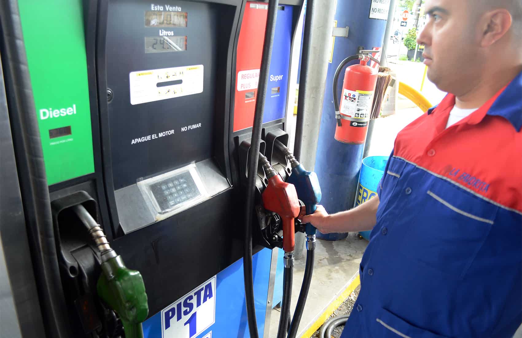 Costa Rica (still) has the most expensive gas prices in Central America