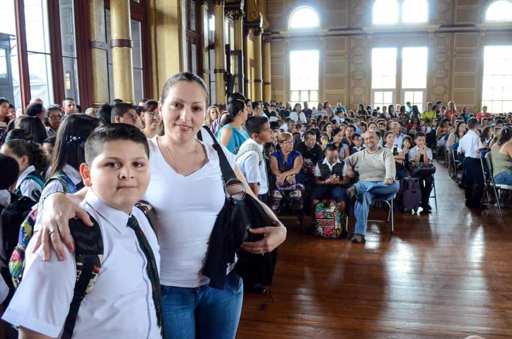students in San José