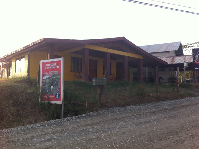 Yes! A sign says, "Welcome to Monteverde."