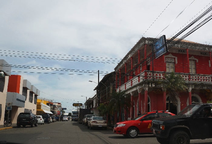 The streets of Limón.