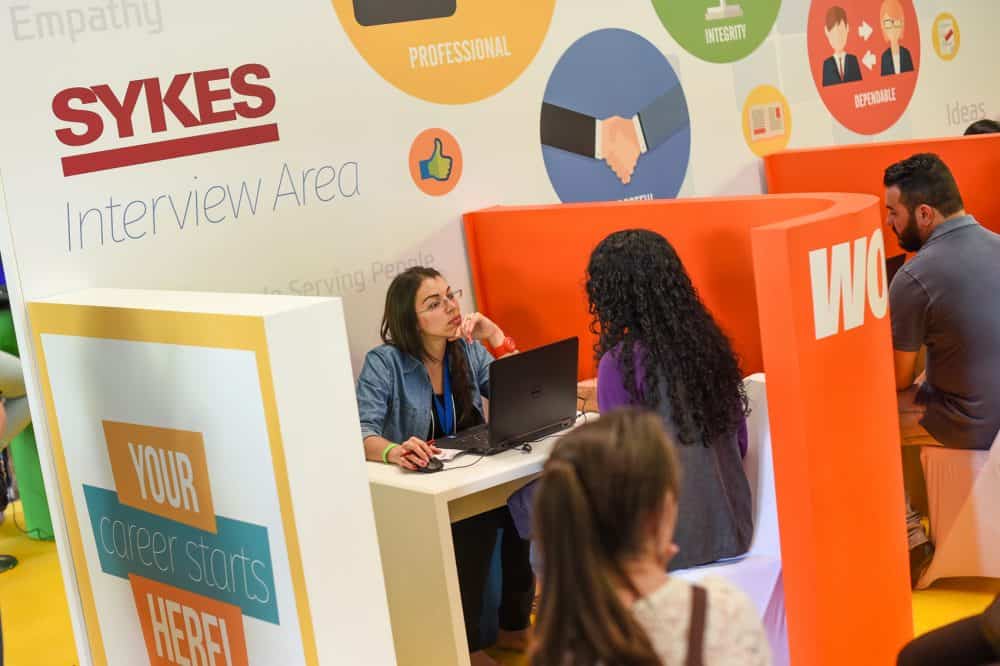 More than 30 businesses from different sectors are participating at the Expoempleo 2015 offering around 1500 positions. The event takes place at the Antigua Aduana in San José July 10-12 from 10 am to 7pm. The entrance to the fair is free.
