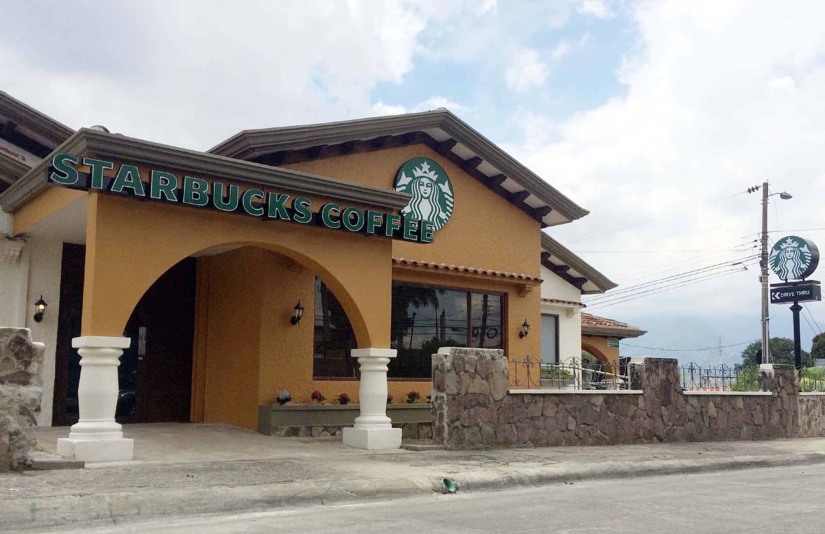 Starbucks will have 10 coffee shops in Costa Rica by year’s end The