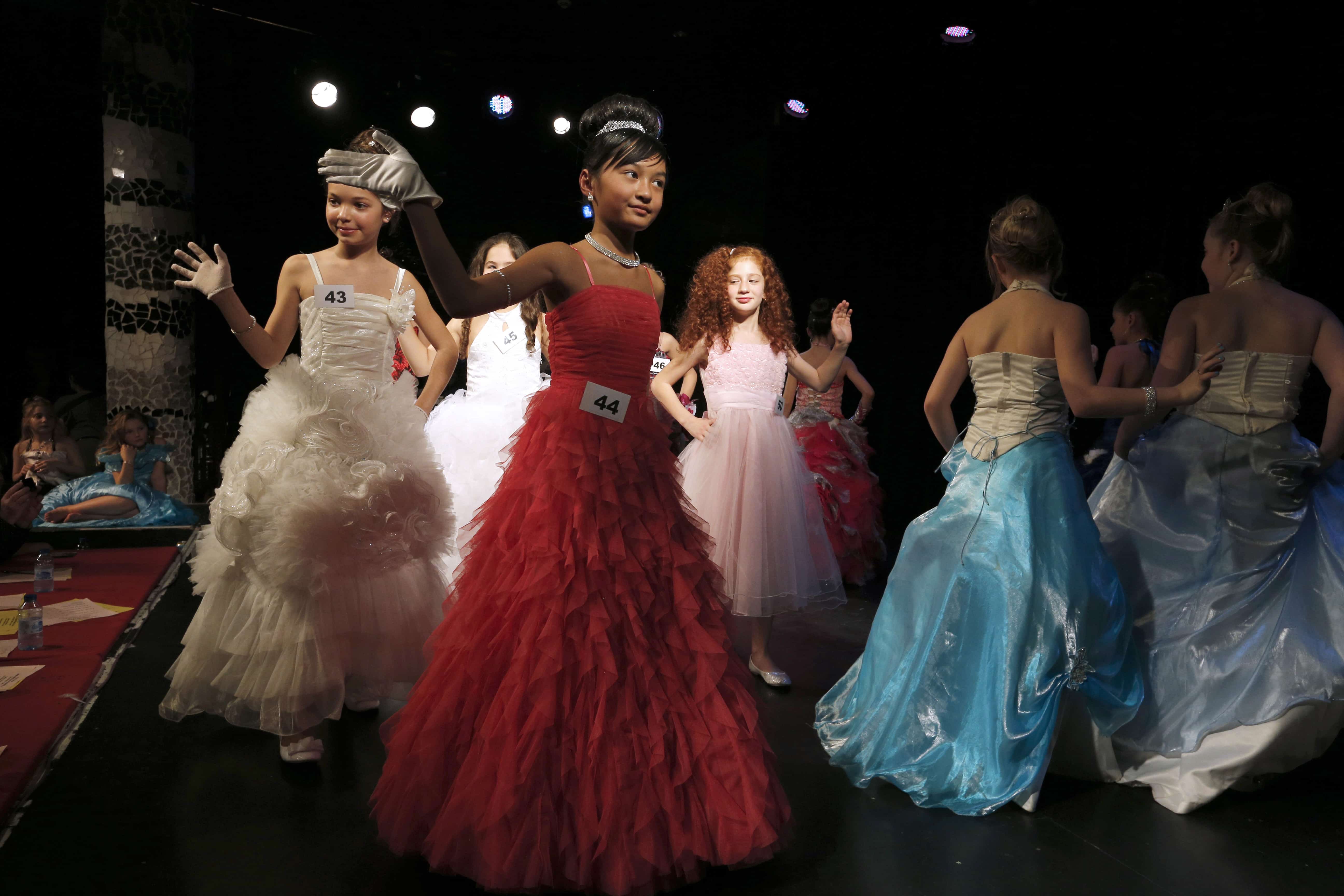 Costa Rica Seeks To Ban Child Beauty Pageants The Tico Times Costa