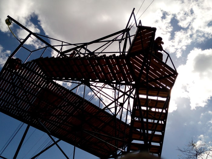 The tower used for the "quick jump" and the Tarzan swing.