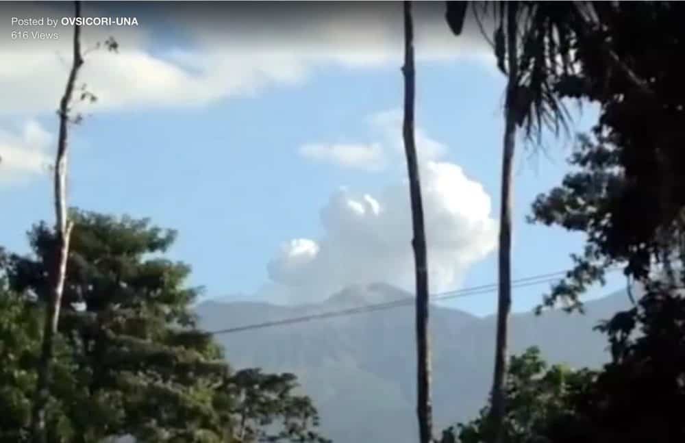 Rincón de la Vieja Volcano explodes again
