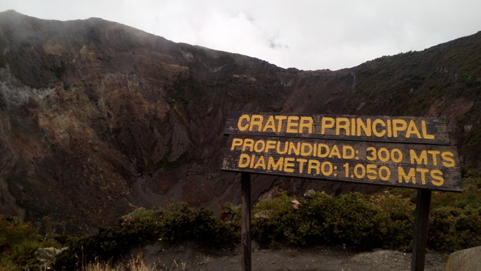The main crater of Irazú Volcano, 1,050m in diameter and 300m deep.