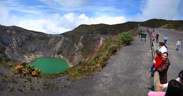 A photo of Irazú taken in December 2012, with crater lake.