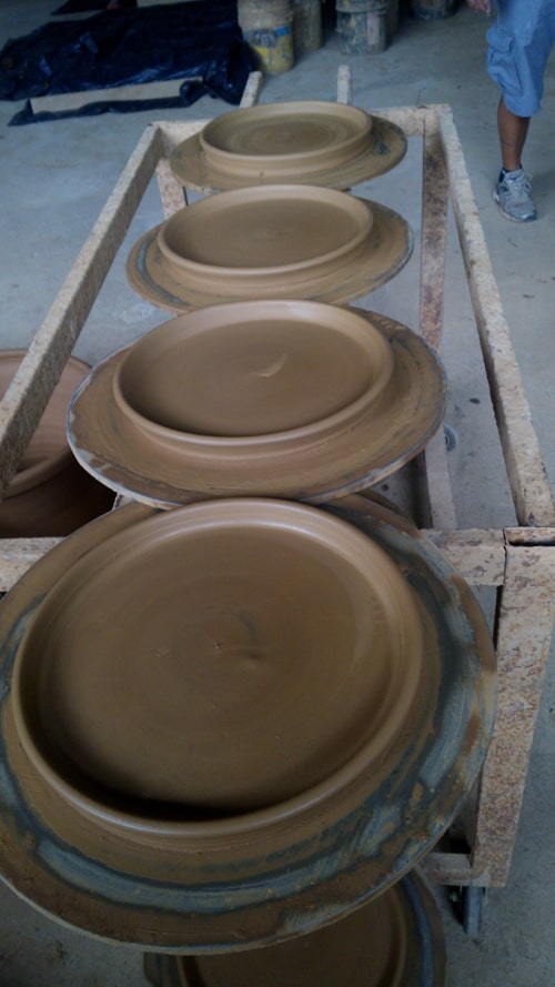 ¡Listo! Newly crafted bases for clay pots.