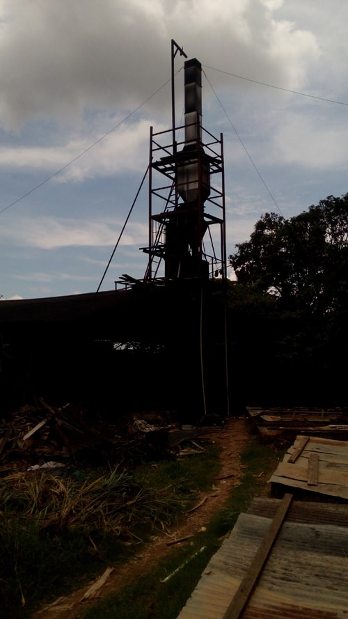 The complicated, "clean" chimney above the workshop.