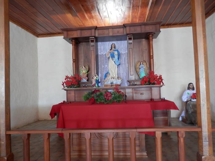 Altar in the chapel in El Llano.