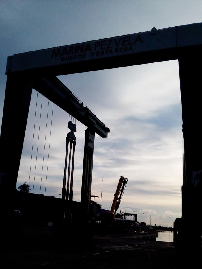 "Beauty" — the marine travel lift that can pick up a 200-ton yacht.