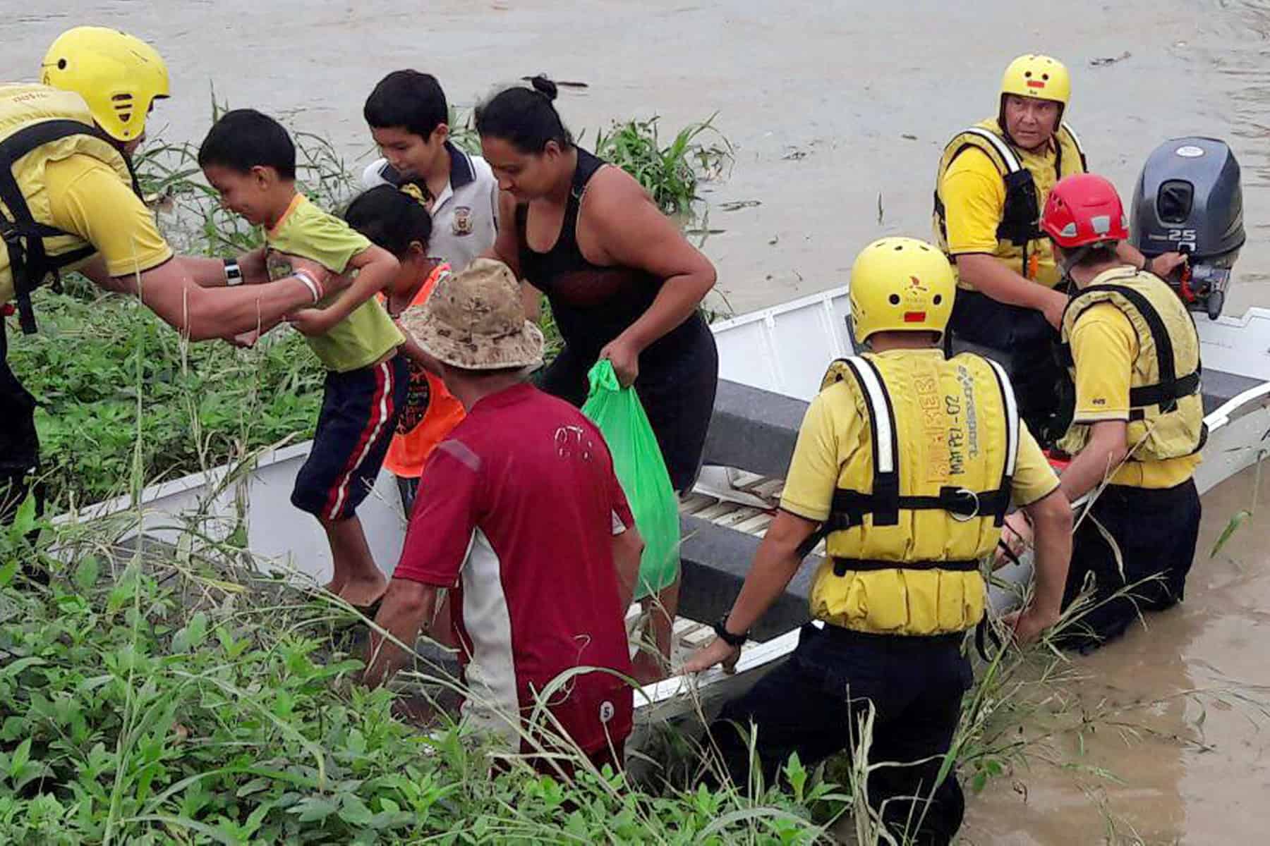 National emergency declared; Costa Rican public agencies to close due