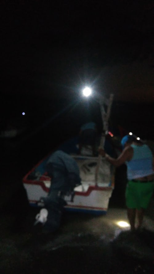 The beginning of our fishing trip, just before we found out that there was no gas. The first time.